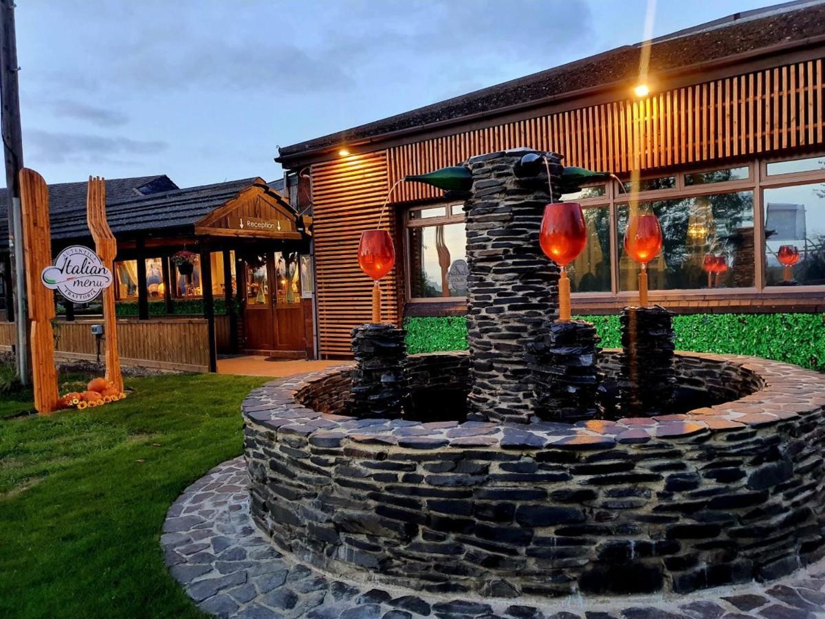 โรงแรมทราเวล พลาซา Desborough ภายนอก รูปภาพ