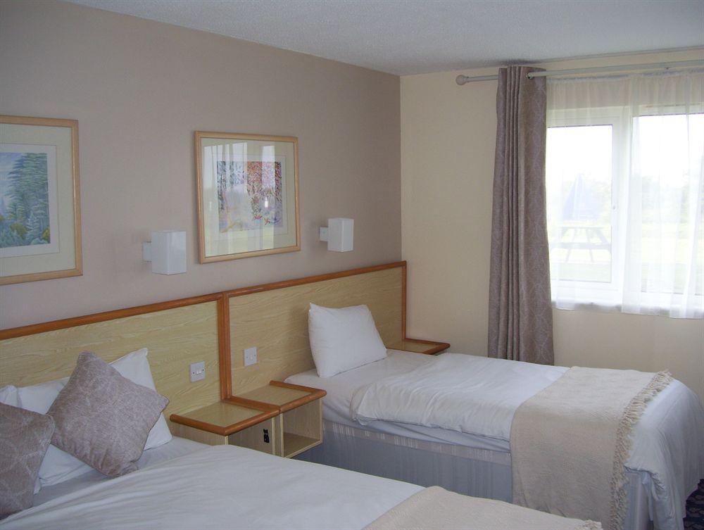 โรงแรมทราเวล พลาซา Desborough ภายนอก รูปภาพ