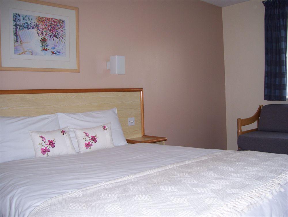 โรงแรมทราเวล พลาซา Desborough ภายนอก รูปภาพ