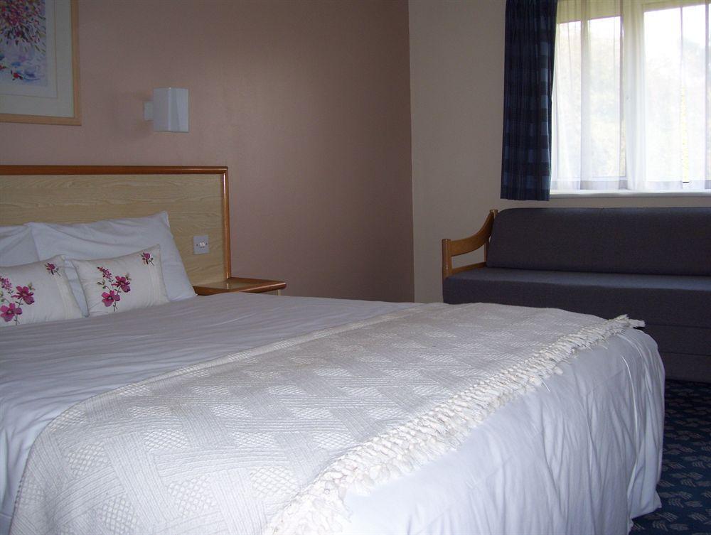 โรงแรมทราเวล พลาซา Desborough ภายนอก รูปภาพ