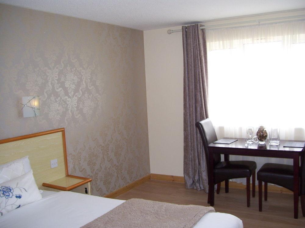 โรงแรมทราเวล พลาซา Desborough ภายนอก รูปภาพ
