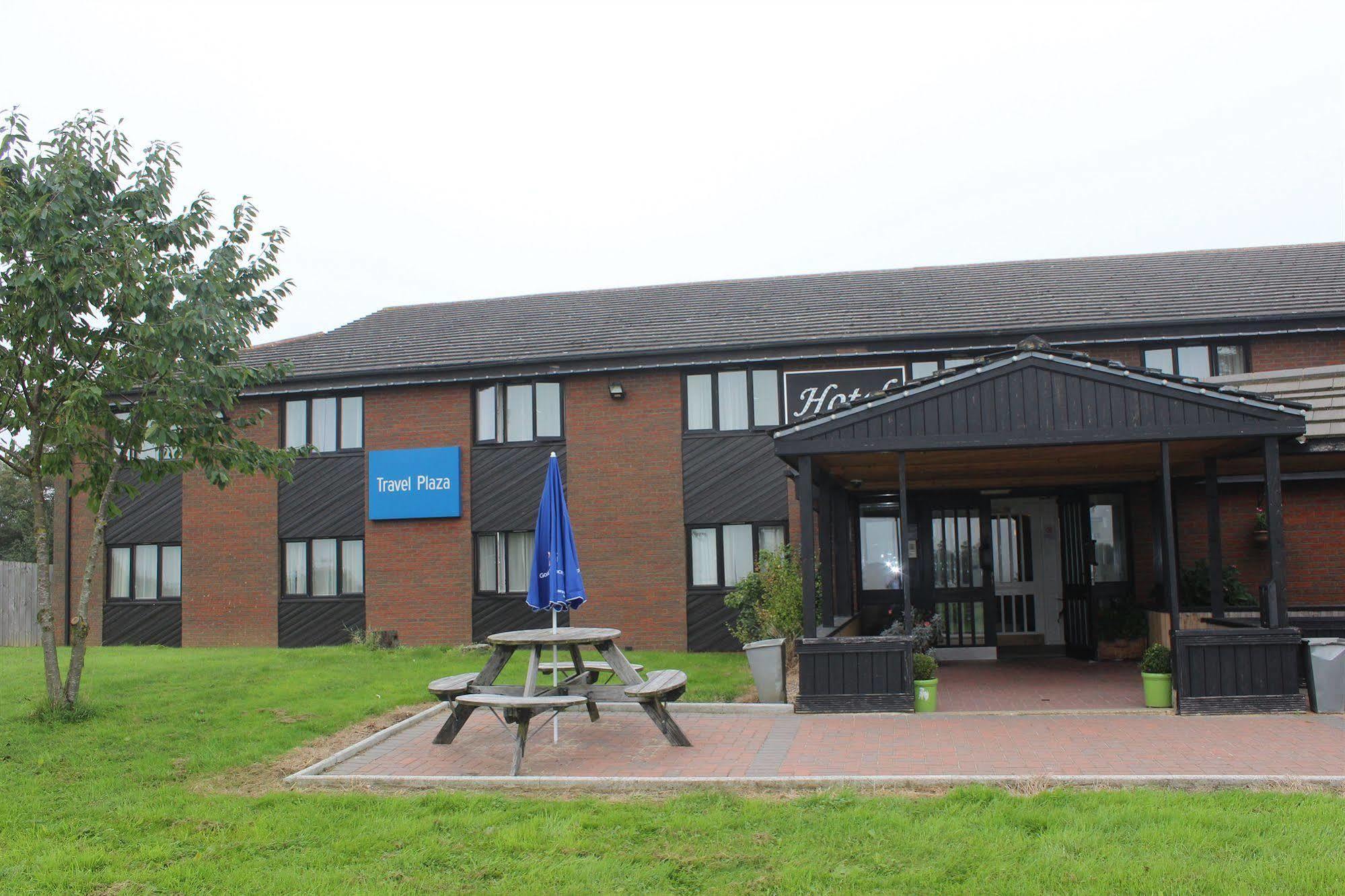 โรงแรมทราเวล พลาซา Desborough ภายนอก รูปภาพ