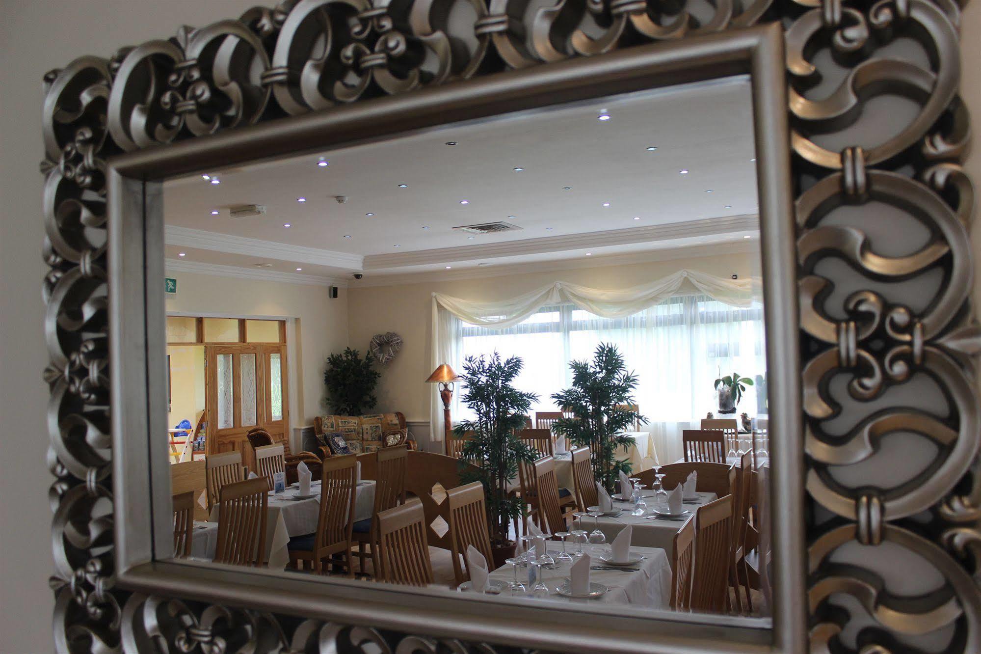 โรงแรมทราเวล พลาซา Desborough ภายนอก รูปภาพ