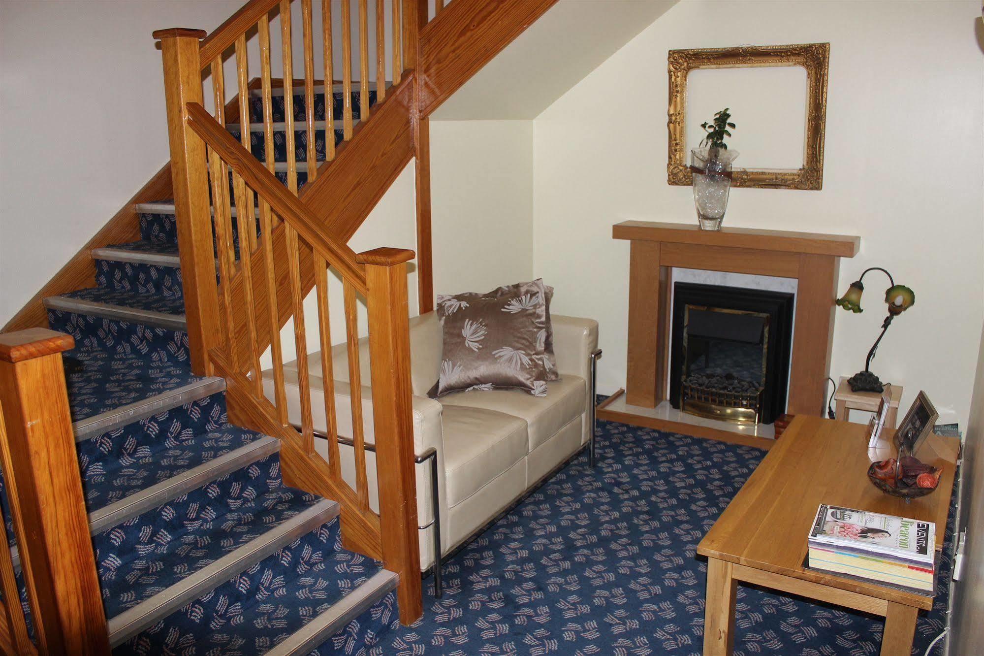 โรงแรมทราเวล พลาซา Desborough ภายนอก รูปภาพ