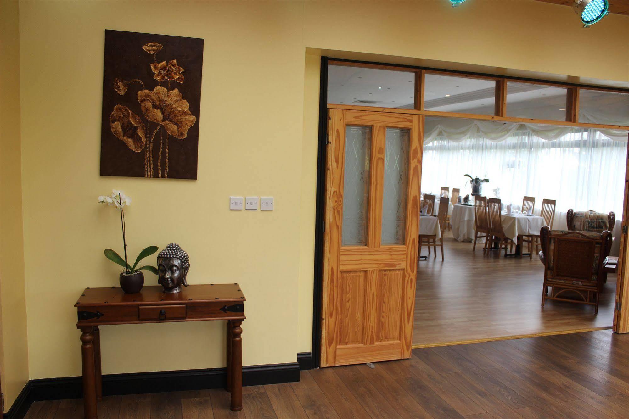 โรงแรมทราเวล พลาซา Desborough ภายนอก รูปภาพ